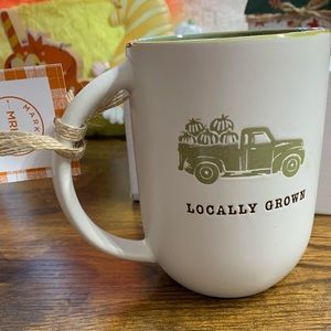 Market Finds Locally Grown Green Pickup Truck with Pumpkins Mug (Organic…
